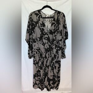 Max & Cleo Black and Gray Long Sleeve Dress